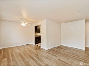 1307 NW Slate Lane 101, Silverdale WA 98383