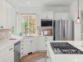 13711 NE 135th Place, Kirkland WA 98034