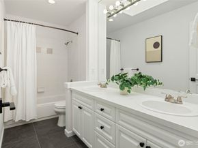 13711 NE 135th Place, Kirkland WA 98034