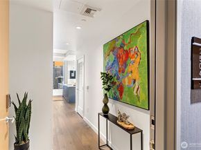 2510 6th Avenue 2504, Seattle WA 98121