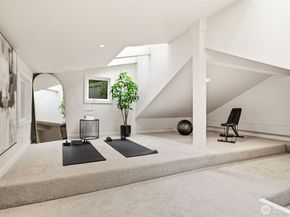 11113 NE 38th Place, Bellevue WA 98004