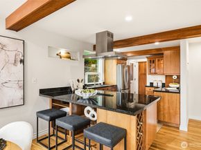 11113 NE 38th Place, Bellevue WA 98004