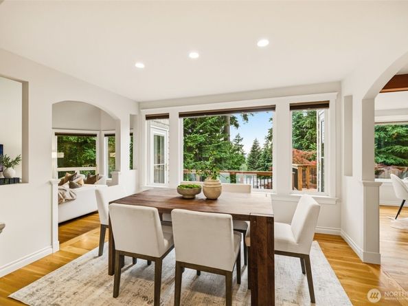 11113 NE 38th Place, Bellevue WA 98004
