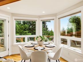11113 NE 38th Place, Bellevue WA 98004