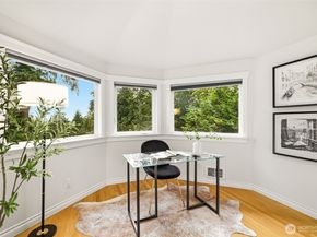 11113 NE 38th Place, Bellevue WA 98004