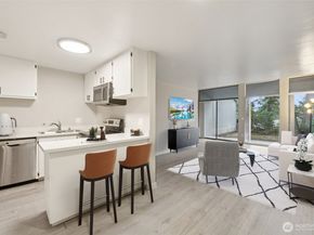 6236 137th Place NE 233, Redmond WA 98052