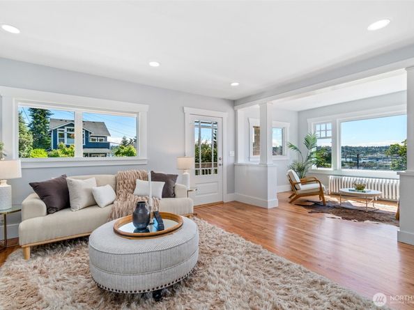 300 NW 47th Street, Seattle WA 98107