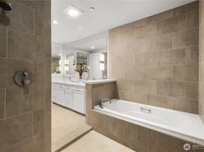 4323 E Lake Sammamish Parkway SE 4323, Issaquah WA 98029