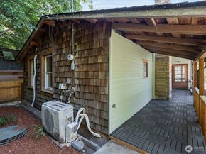 28243 Manzanita Beach Road SW, Vashon WA 98070