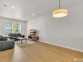 13717 Admiralty Way H5, Lynnwood WA 98087