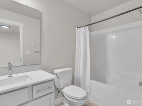 13717 Admiralty Way H5, Lynnwood WA 98087