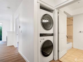 530 4th Avenue W 108, Seattle WA 98119