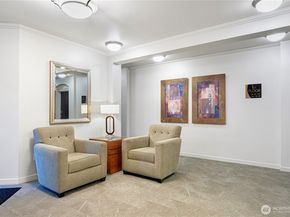 530 4th Avenue W 108, Seattle WA 98119