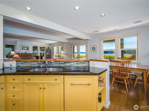 9551 NE South Beach Drive 1A, Bainbridge Island WA 98110
