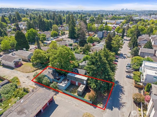 10346 Midvale Avenue N, Seattle WA 98133