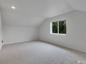 5530 Elizabeth Avenue SE, Auburn WA 98092