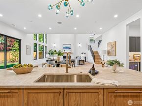 11419 109th Avenue NE, Kirkland WA 98033