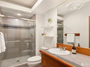 10199 Affirmed Lane NE, Bainbridge Island WA 98110