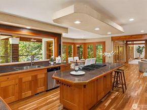 10199 Affirmed Lane NE, Bainbridge Island WA 98110