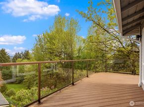 13720 94th Avenue NE, Kirkland WA 98034