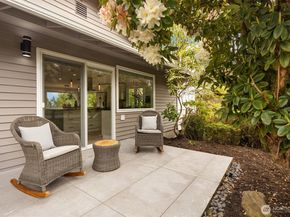 13720 94th Avenue NE, Kirkland WA 98034