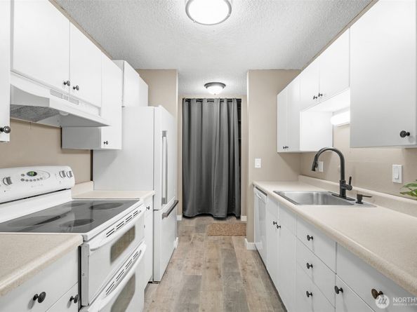 10459 Des Moines Memorial Dr S 303, Seattle WA 98168