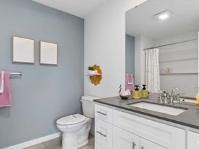 16830 20th Avenue W D8, Lynnwood WA 98037