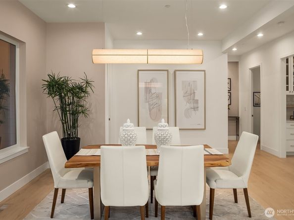 16039 NE 3rd Street, Bellevue WA 98008