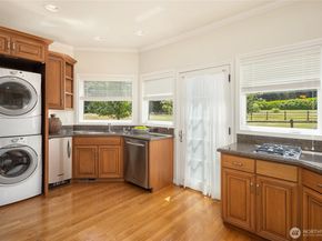20729 SE 34th Street, Sammamish WA 98075