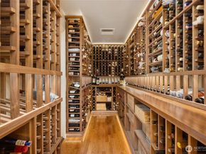 20729 SE 34th Street, Sammamish WA 98075