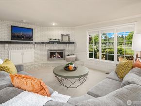 20729 SE 34th Street, Sammamish WA 98075