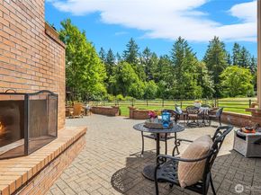 20729 SE 34th Street, Sammamish WA 98075