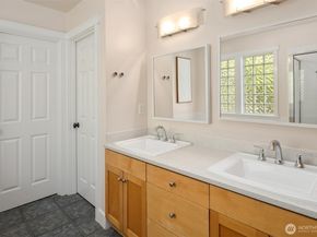 4600 Green Lake Way N, Seattle WA 98103