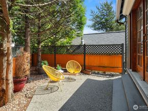 4600 Green Lake Way N, Seattle WA 98103