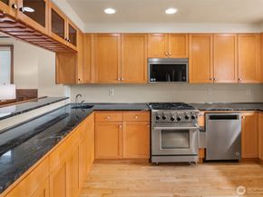 4600 Green Lake Way N, Seattle WA 98103