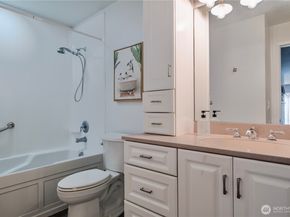 22532 6th Avenue S A1, Des Moines WA 98198