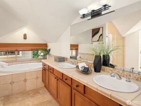 3670 Dayton Avenue N B, Seattle WA 98103