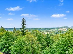 510 Viewcrest Drive NW, Issaquah WA 98027