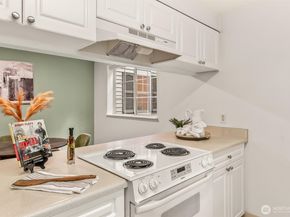 23313 Cedar Way N101, Mountlake Terrace WA 98043
