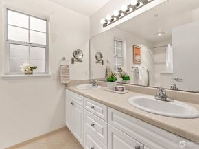 23313 Cedar Way N101, Mountlake Terrace WA 98043