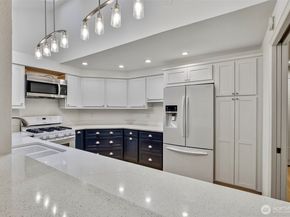 1805 Village Green Drive 16, Mill Creek WA 98012