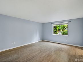 1805 Village Green Drive 16, Mill Creek WA 98012