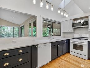 1805 Village Green Drive 16, Mill Creek WA 98012