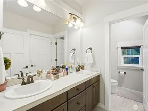 11522 157th Court NE C, Redmond WA 98052