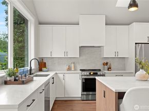 529 SE Bush Street B, Issaquah WA 98027
