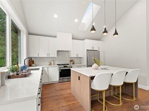 529 SE Bush Street B, Issaquah WA 98027