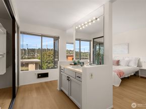 2831 14th Avenue W 2, Seattle WA 98119