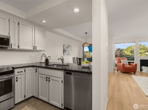 2831 14th Avenue W 2, Seattle WA 98119