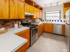 6848 31st Avenue NE, Seattle WA 98115