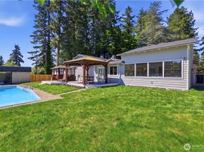 17405 18th Avenue W, Lynnwood WA 98037